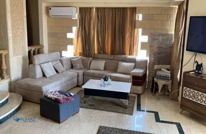 Apartment - 3 Bedrooms - 2 Bathrooms for rent in Atiya Al Sawalhi St. - 8th Zone - Nasr City - Cairo