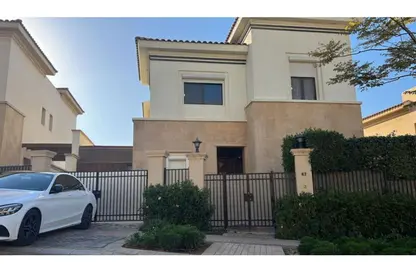 Villa - 4 Bedrooms - 5 Bathrooms for sale in Uptown Cairo - Mokattam - Cairo