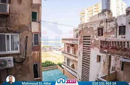 شقة - 3 غرف نوم - 2 حمامات للبيع في زيزينيا - حي شرق - الاسكندرية