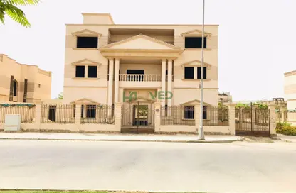 Villa - 7 Bedrooms for sale in Royal City - Sheikh Zayed Compounds - Sheikh Zayed City - Giza