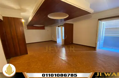 Apartment - 5 Bedrooms - 2 Bathrooms for sale in Roushdy St. - Roushdy - Hay Sharq - Alexandria