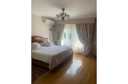 Apartment - 4 Bedrooms - 2 Bathrooms for sale in Sarayat Al Maadi - Hay El Maadi - Cairo