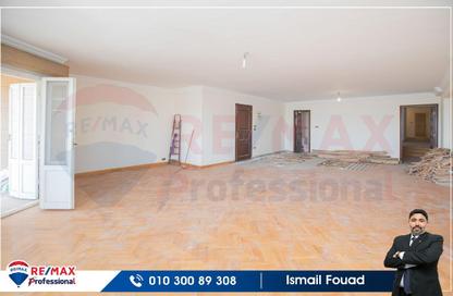 Apartment - 4 Bedrooms - 3 Bathrooms for sale in Kamal Eldin Salah St. - Smouha - Hay Sharq - Alexandria