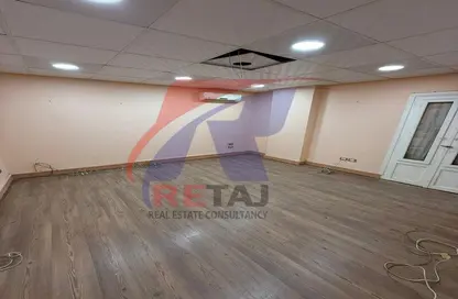 Apartment - 3 Bedrooms - 2 Bathrooms for sale in Sherif Samy St. - 8th Zone - Nasr City - Cairo