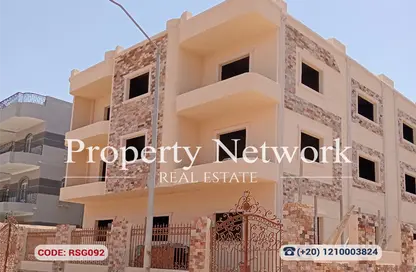 Apartment - 3 Bedrooms - 2 Bathrooms for sale in Al Shabab Road - 4th Neighborhood - 2nd District East - Shorouk City - Cairo