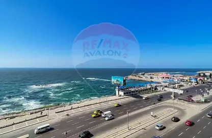 Apartment - 3 Bedrooms - 1 Bathroom for sale in Al Geish Road - Cleopatra - Hay Sharq - Alexandria