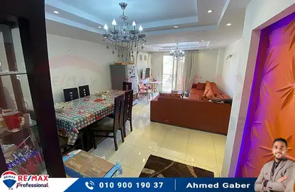 Apartment - 2 Bedrooms - 2 Bathrooms for sale in Al Geish Road - El Montazah - Hay Than El Montazah - Alexandria