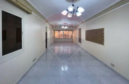 Apartment - 2 Bedrooms - 1 Bathroom for rent in Ademon Fremon St. - Smouha - Hay Sharq - Alexandria