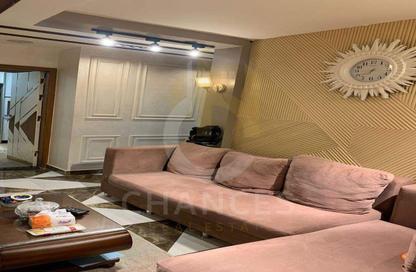 Apartment - 3 Bedrooms - 2 Bathrooms for sale in Sarayat Al Maadi - Hay El Maadi - Cairo