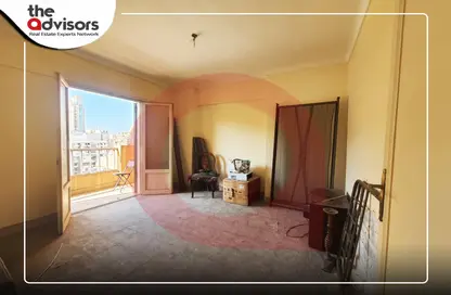 Apartment - 2 Bedrooms - 1 Bathroom for sale in Janaklees - Hay Sharq - Alexandria