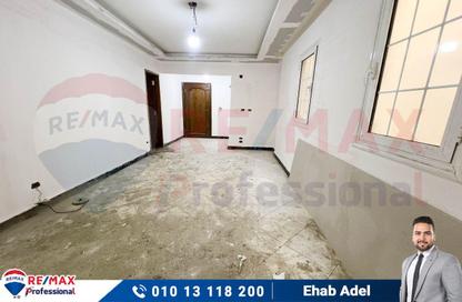 Apartment - 2 Bedrooms - 2 Bathrooms for sale in Victor Emanuel Al Thaleth St. - Smouha - Hay Sharq - Alexandria