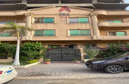 Apartment - 2 Bedrooms - 2 Bathrooms for sale in Al Mehwar Al Markazi - 7th District - 6 October City - Giza