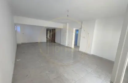 Apartment - 2 Bedrooms - 1 Bathroom for sale in Roushdy St. - Roushdy - Hay Sharq - Alexandria