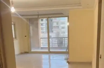 Apartment - 3 Bedrooms - 2 Bathrooms for sale in Al Khalifa Al Montaser St. - 7th District - Nasr City - Cairo