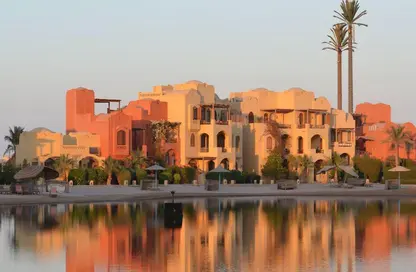 Chalet - 2 Bedrooms - 2 Bathrooms for sale in Makadi Orascom Resort - Makadi - Hurghada - Red Sea