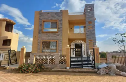 Villa - 6 Bedrooms - 5 Bathrooms for sale in Hood 4 Side St. - Green Belt - 6 October City - Giza