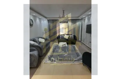 Apartment - 4 Bedrooms - 2 Bathrooms for sale in Gameat Al Dewal Al Arabeya St. - Mohandessin - Giza