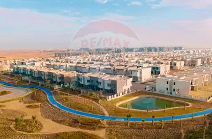 Apartment - 2 Bedrooms - 3 Bathrooms for sale in 6 October- Wadi El Natroun Road - 6 October City - Giza