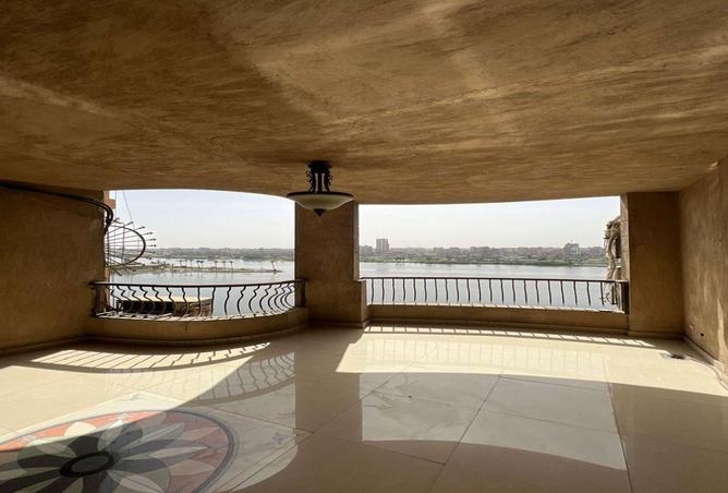 Apartment - 3 Bedrooms - 2 Bathrooms for sale in Cornish El Nile St. - Maadi - Hay El Maadi - Cairo