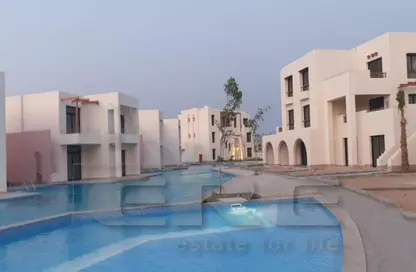 Chalet - 2 Bedrooms - 2 Bathrooms for sale in Makadi Orascom Resort - Makadi - Hurghada - Red Sea