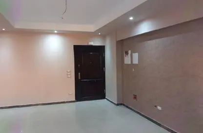 Apartment - 3 Bedrooms - 2 Bathrooms for rent in South Lotus - El Lotus - New Cairo City - Cairo