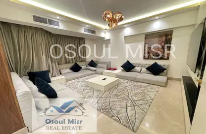 Apartment - 3 Bedrooms - 3 Bathrooms for sale in Mohandessin - Giza