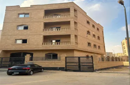 Apartment - 3 Bedrooms - 2 Bathrooms for sale in Abou El Houl - New Cairo City - Cairo