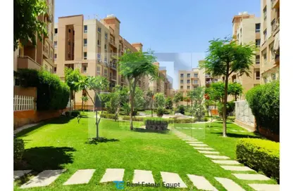 Apartment - 3 Bedrooms - 2 Bathrooms for sale in Degla Gardens - Hadayek October - 6 October City - Giza