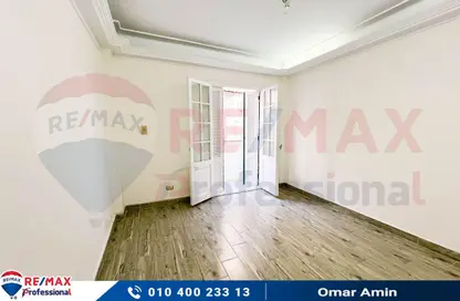 Apartment - 3 Bedrooms - 1 Bathroom for rent in Khaleel Al Khayat Basha St. - Kafr Abdo - Roushdy - Hay Sharq - Alexandria