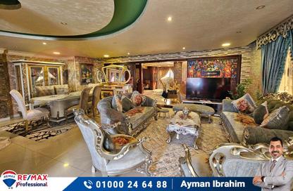 Apartment - 5 Bedrooms - 4 Bathrooms for sale in Abdel Salam Aref St. - Laurent - Hay Sharq - Alexandria