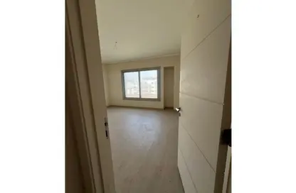 Apartment - 1 Bathroom for sale in Palm Hills Village Gate - South Investors Area - New Cairo City - Cairo