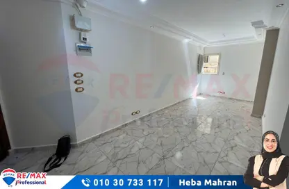 Office Space - Studio - 1 Bathroom for rent in Omar Lotfy St. - Sporting - Hay Sharq - Alexandria