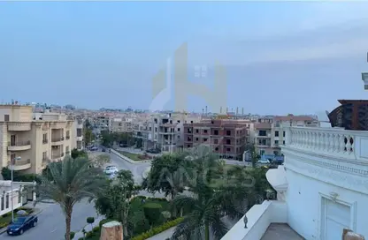 Apartment - 4 Bedrooms - 3 Bathrooms for sale in Area D - Ganoob El Acadimia - New Cairo City - Cairo