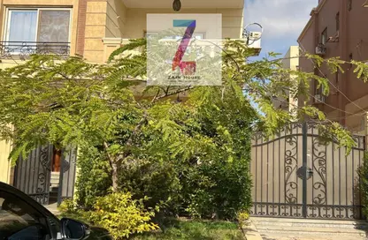 Duplex - 5 Bedrooms - 4 Bathrooms for sale in Area E - Ganoob El Acadimia - New Cairo City - Cairo