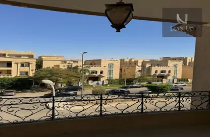 Apartment - 3 Bedrooms - 2 Bathrooms for sale in Area B - Ganoob El Acadimia - New Cairo City - Cairo