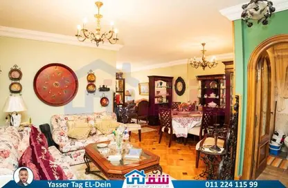 Apartment - 3 Bedrooms - 2 Bathrooms for sale in Kamal Eldin Salah St. - Smouha - Hay Sharq - Alexandria