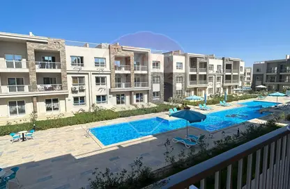 Chalet - 2 Bedrooms - 2 Bathrooms for sale in Sea View - Ras Al Hekma - North Coast