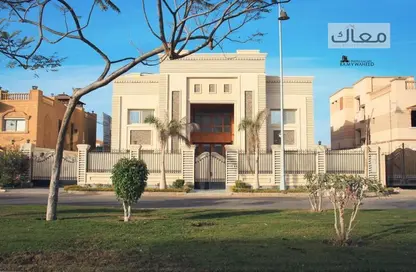 Villa - 6 Bedrooms - 7 Bathrooms for sale in Royal City - Sheikh Zayed Compounds - Sheikh Zayed City - Giza