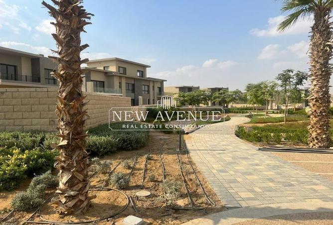 Apartment - 2 Bedrooms - 2 Bathrooms for sale in Swan Lake Residence - 5th Settlement Compounds - The 5th Settlement - New Cairo City - Cairo