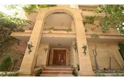 Villa - 5 Bedrooms - 5 Bathrooms for sale in Sarayat Al Maadi - Hay El Maadi - Cairo