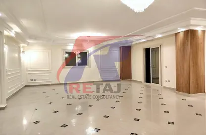 Apartment - 3 Bedrooms - 3 Bathrooms for sale in Al Tayaran St. - Al Sharekat - Nasr City - Cairo