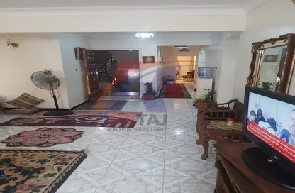 Apartment - 3 Bedrooms - 2 Bathrooms for rent in Esmat Mansour St. - 8th Zone - Nasr City - Cairo