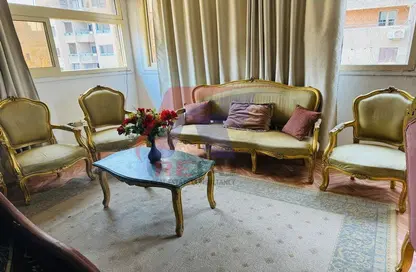 Apartment - 2 Bedrooms - 1 Bathroom for rent in Hamouda Mahmoud St. - 8th Zone - Nasr City - Cairo