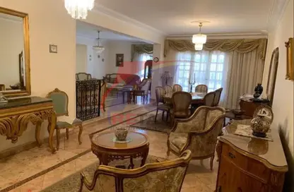 Apartment - 4 Bedrooms - 3 Bathrooms for sale in Hesham Labib St. - 8th Zone - Nasr City - Cairo