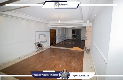 Apartment - 3 Bedrooms - 3 Bathrooms for rent in Mohamed Safwat St. - Kafr Abdo - Roushdy - Hay Sharq - Alexandria