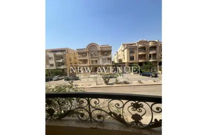 Apartment - 3 Bedrooms - 2 Bathrooms for sale in Street 53 - District 2 - The 5th Settlement - New Cairo City - Cairo