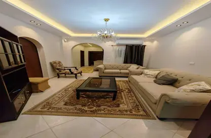 Apartment - 3 Bedrooms - 1 Bathroom for rent in Labib Al Batanouny St. - El Roda - Hay El Manial - Cairo