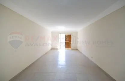 Apartment - 3 Bedrooms - 2 Bathrooms for rent in Omar Zaafran St. - Ibrahimia - Hay Wasat - Alexandria