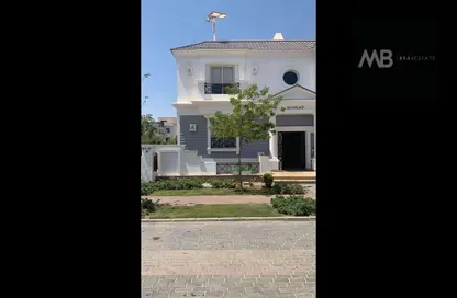 Villa - 3 Bedrooms - 3 Bathrooms for sale in Kingsway - Boulevard Road - Green Belt - 6 October City - Giza