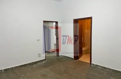 Office Space - Studio - 2 Bathrooms for rent in Ganoob El Acadimia - New Cairo City - Cairo